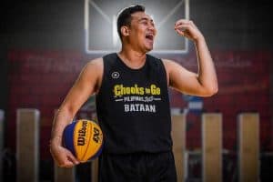 chooks-to-go pilipinas 3x3 player flexing on the court